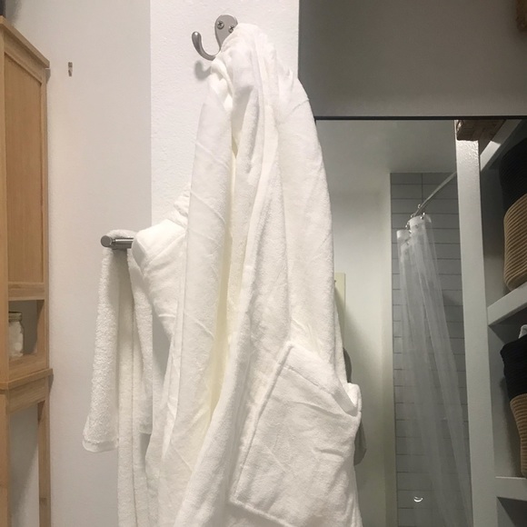 Half Robe - Picture 3 of 3